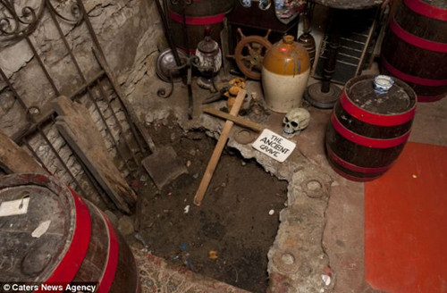 英國“鬼屋”嚇得顧客跳窗而逃每晚25英鎊(圖)