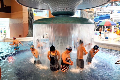 朝鮮大型水上樂園爆滿群眾高呼勞動黨萬歲(圖)