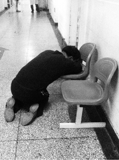 罐車將電動車剮倒 14歲女孩被拖拽10米致死