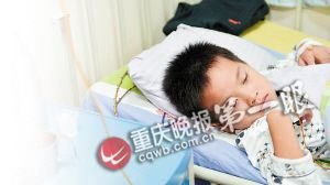 7歲男童肝癌晚期 稱盼醫生捉出肚中“蟲子”