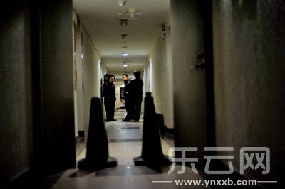 男子將女子殺死后藏床底 受害者有多處刀傷