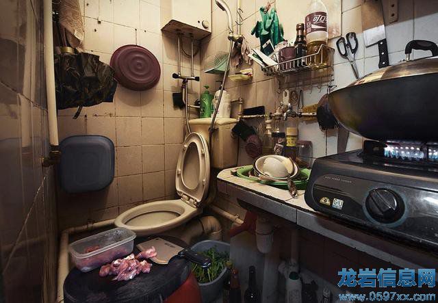 實拍香港人生活在“棺材房”里,面積不到2平米