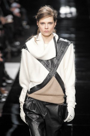 馬海毛直指時(shí)尚 問(wèn)安哥拉羊借件衣穿