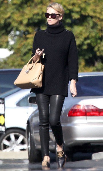 女星示范高領毛衣12種混搭可能