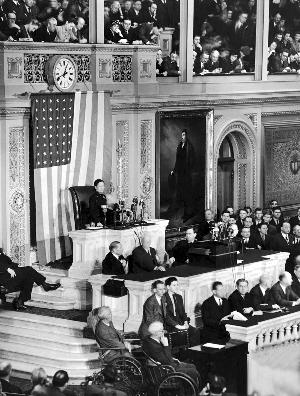 國會議員們凝神聆聽宋美齡演講