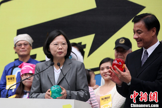 蔡英文喊兩岸新口號(hào)黨友預(yù)判她明年必爭(zhēng)黨魁