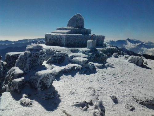 臺灣高山急凍合歡山見飄雪氣溫直逼零下8度(圖)