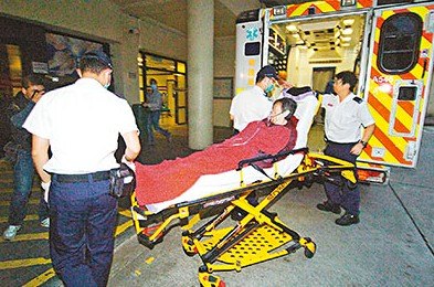 港老婦乘電梯跌倒引發“骨牌效應”7人受傷驚叫不斷