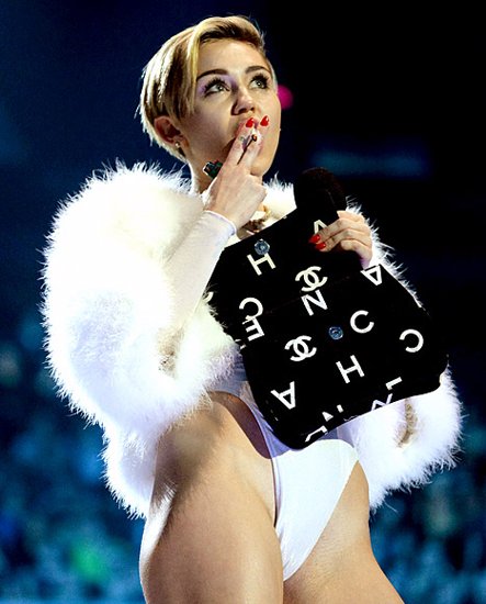 麥莉·塞勒斯自曝平時(shí)不喜歡派對(duì) 生活就像隱士