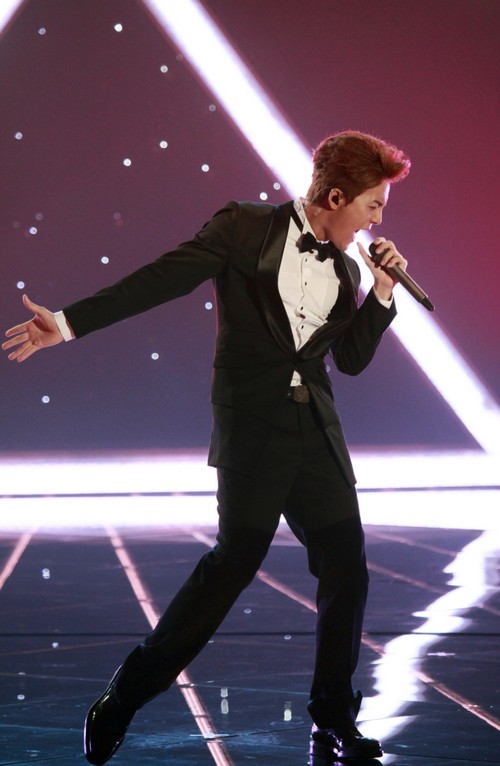 吳克羣挑戰張國榮金曲《拒絕再玩》